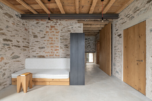 Transformation House ME. in Brissago / Wespi de Meuron Romeo architects - Interior Photography, Wood, Beam