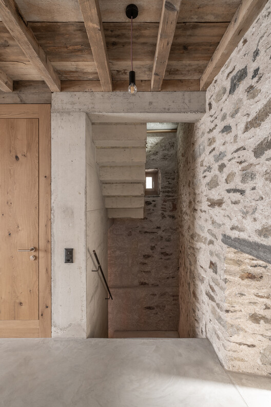 Transformation House ME. in Brissago / Wespi de Meuron Romeo architects - Interior Photography, Wood, Beam