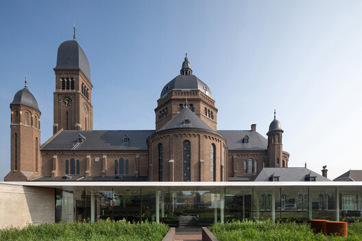From Sacred to Public: 5 Disused Churches Reimagined as Cultural Spaces From Sacred to Public: 5 Disused Churches Reimagined as Cultural Spaces - Image 5 of 13