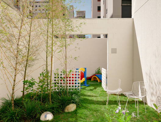 Edificio Quadra Buarque / Felipe SS Rodrigues Edificio Quadra Buarque / Felipe SS Rodrigues - Fotografía exterior, Jardín, Patio interior
