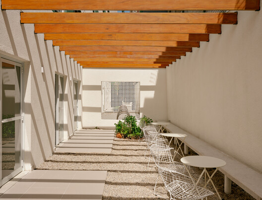 Edificio Quadra Buarque / Felipe SS Rodrigues Edificio Quadra Buarque / Felipe SS Rodrigues - Fotografía interior, Escaleras, Madera, Balcón