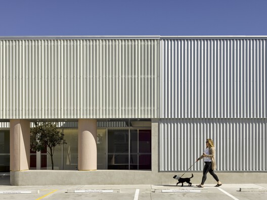 Animal Care: 8 Veterinary Hospitals Redefining Architecture for Health and Emotion Animal Care: 8 Veterinary Hospitals Redefining Architecture for Health and Emotion - Image 2 of 23