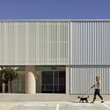 Animal Care: 8 Veterinary Hospitals Redefining Architecture for Health and Emotion - Image 1 of 4
