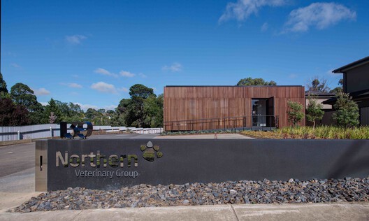 Animal Care: 8 Veterinary Hospitals Redefining Architecture for Health and Emotion Animal Care: 8 Veterinary Hospitals Redefining Architecture for Health and Emotion - Image 17 of 23