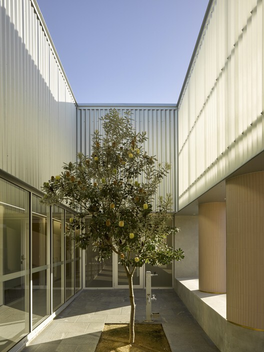 Animal Care: 8 Veterinary Hospitals Redefining Architecture for Health and Emotion Animal Care: 8 Veterinary Hospitals Redefining Architecture for Health and Emotion - Image 13 of 23