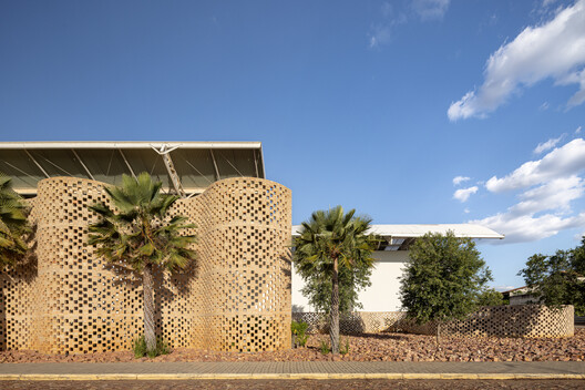 Animal Care: 8 Veterinary Hospitals Redefining Architecture for Health and Emotion Animal Care: 8 Veterinary Hospitals Redefining Architecture for Health and Emotion - Image 6 of 23