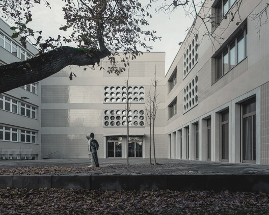 Lew-Tolstoi-School / AFF architekten - Exterior Photography