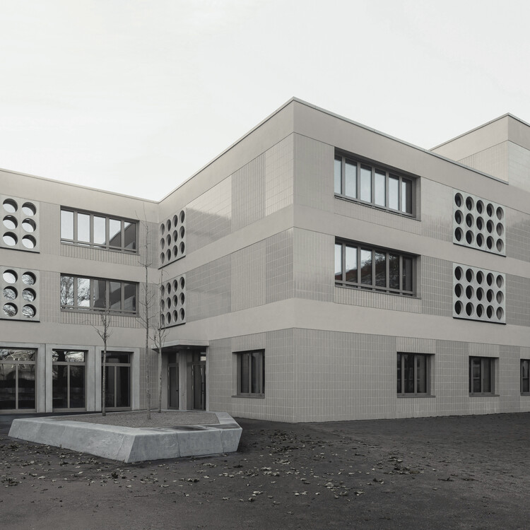 Lew-Tolstoi-School / AFF architekten - Exterior Photography