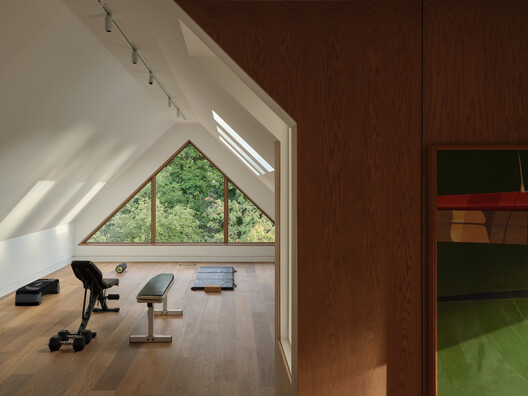 Montague House / Studio of Contemporary Architecture (SOCA) Montague House / Studio of Contemporary Architecture (SOCA) - Interior Photography, Wood, Lighting, Glass, Chair