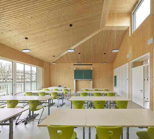 Primary School Franklin / LRO GmbH & Co. KG Freie Architekten BDA Primary School Franklin / LRO GmbH & Co. KG Freie Architekten BDA - Interior Photography, Dining room, Chair