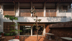 Houm Yoga / Dhanie & Sal
