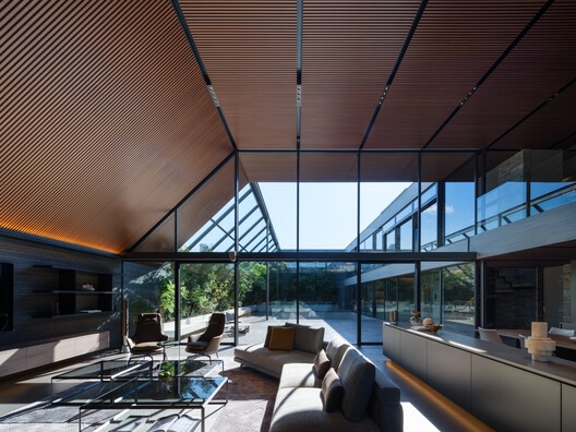 Eternity House / APOLLO Architects & Associates - Interior Photography, Glass, Courtyard