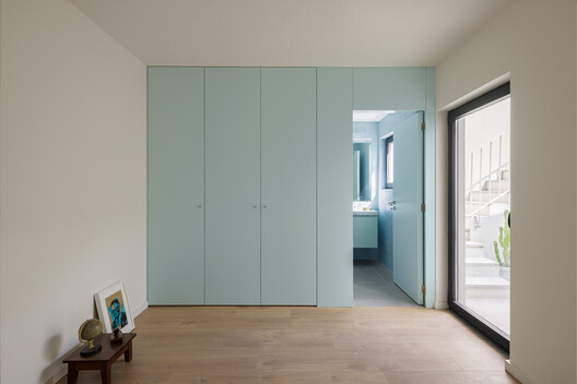 Casa Miragaia / Paulo Moreira Architectures - Fotografia de Interiores, Madeira, Porta, Armário