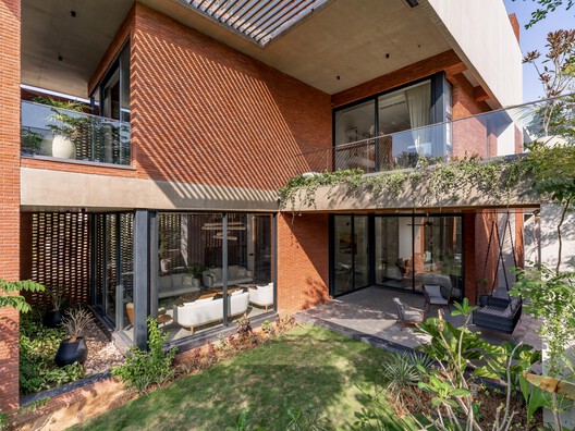 The Brick Veil House / VPA Architects The Brick Veil House / VPA Architects - Interior Photography, Brick, Balcony, Courtyard