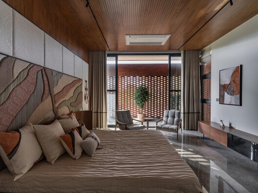 The Brick Veil House / VPA Architects The Brick Veil House / VPA Architects - Interior Photography, Living Room, Chair, Bedroom