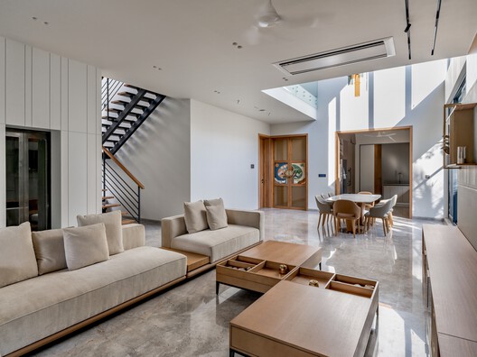 The Brick Veil House / VPA Architects The Brick Veil House / VPA Architects - Interior Photography, Living Room, Wood, Sofa, Table, Chair