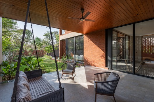 The Brick Veil House / VPA Architects The Brick Veil House / VPA Architects - Interior Photography, Living Room, Brick, Chair