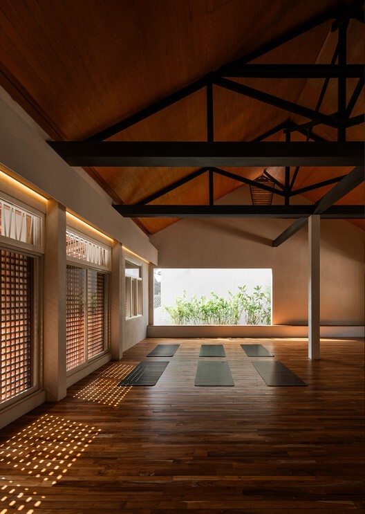 Houm Yoga / Dhanie & Sal - Image 3 of 29
