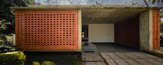 The House Veiled In Brick / LIJO.RENY.architects - Image 8 of 29