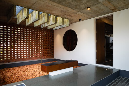 The House Veiled In Brick / LIJO.RENY.architects - Image 11 of 29