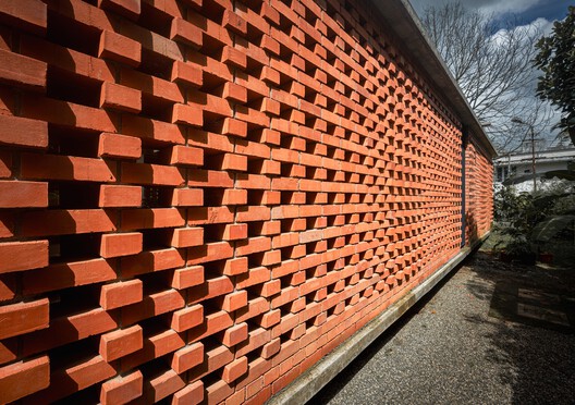 The House Veiled In Brick / LIJO.RENY.architects - Image 7 of 29