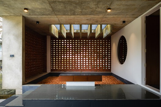 The House Veiled In Brick / LIJO.RENY.architects - Image 24 of 29