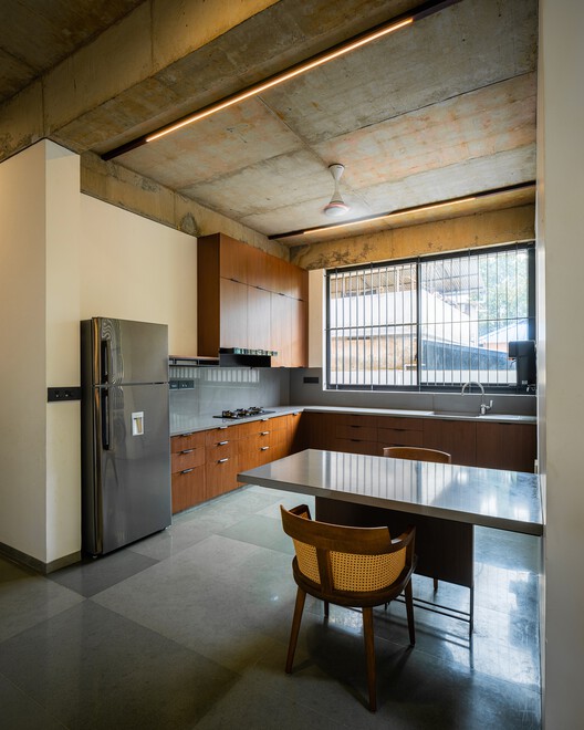 The House Veiled In Brick / LIJO.RENY.architects - Interior Photography, Kitchen, Wood, Countertop, Chair