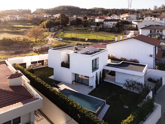 Delães House / ARE ARCHITECTS STUDIO - Exterior Photography, Facade, Balcony, Courtyard