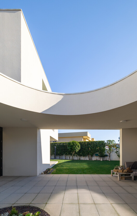 Delães House / ARE ARCHITECTS STUDIO - Image 4 of 20