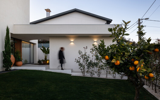 Delães House / ARE ARCHITECTS STUDIO - Exterior Photography, Garden, Courtyard
