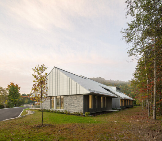 Des Cimes Dental Clinic / CARTA. Architecte + Designer
