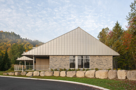 Des Cimes Dental Clinic / CARTA. Architecte + Designer - Exterior Photography