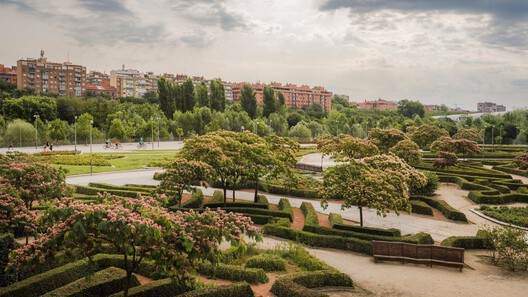 Parque Madrid Río / Burgos & Garrido arquitectos - Fotografía exterior, Jardín