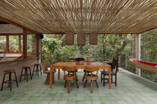Vão House / Studio Carlito e Renata Pascucci Vão House / Studio Carlito e Renata Pascucci - Interior Photography, Dining room, Wood, Table, Chair, Beam