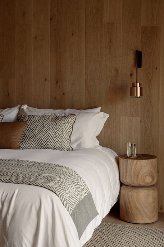 CP Rancho / Weber Arquitectos - Interior Photography, Bedroom, Bed, Wood, Lighting