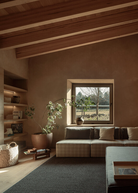 CP Rancho / Weber Arquitectos - Interior Photography, Living Room, Wood, Table, Lighting, Chair