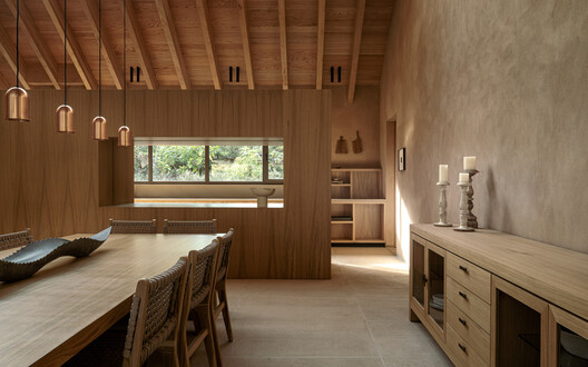 CP Rancho / Weber Arquitectos - Interior Photography, Kitchen, Wood, Table, Chair