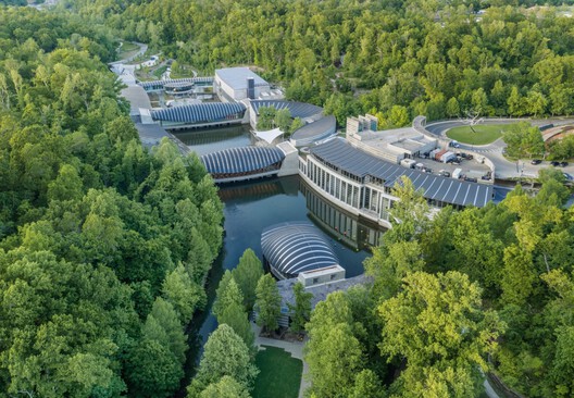 Safdie Architects Completes Expansion of Crystal Bridges Museum in Arkansas Safdie Architects Completes Expansion of Crystal Bridges Museum in Arkansas - Image 11 of 16
