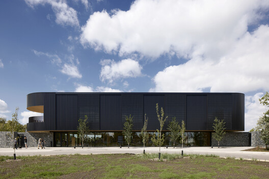 Paul Albrechtsen Visitor Centre / Stantec Architecture Paul Albrechtsen Visitor Centre / Stantec Architecture - Exterior Photography