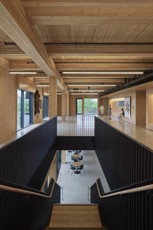 Paul Albrechtsen Visitor Centre / Stantec Architecture Paul Albrechtsen Visitor Centre / Stantec Architecture - Image 6 of 36