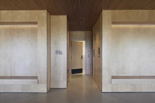 Paul Albrechtsen Visitor Centre / Stantec Architecture Paul Albrechtsen Visitor Centre / Stantec Architecture - Interior Photography, Wood, Lighting