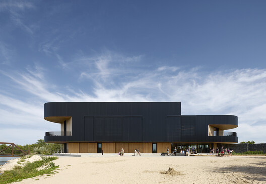 Paul Albrechtsen Visitor Centre / Stantec Architecture Paul Albrechtsen Visitor Centre / Stantec Architecture - Image 15 of 36