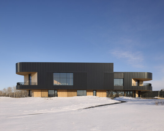 Paul Albrechtsen Visitor Centre / Stantec Architecture Paul Albrechtsen Visitor Centre / Stantec Architecture - Exterior Photography