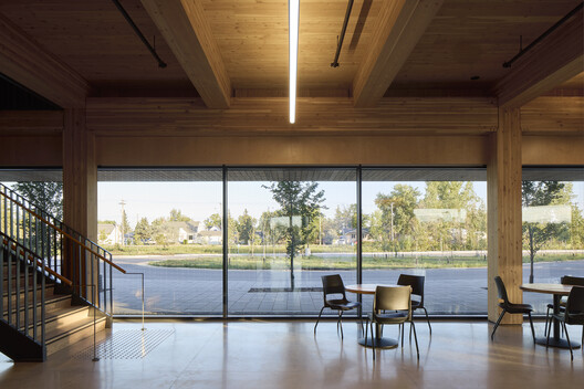 Paul Albrechtsen Visitor Centre / Stantec Architecture Paul Albrechtsen Visitor Centre / Stantec Architecture - Interior Photography, Wood, Concrete, Beam