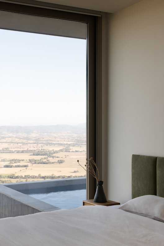 Eyrie Residence / Schmölzer Architecture - Interior Photography, Bedroom, Bed