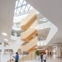 深圳明湾学校 / Perkins&Will - 室内图, 中小学校, 楼梯
