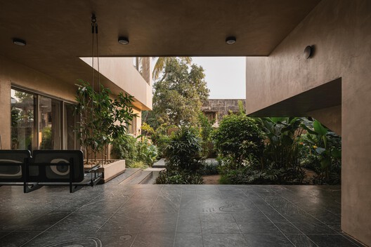 Amaltash House / Design Ni Dukaan - Interior Photography, Concrete, Courtyard