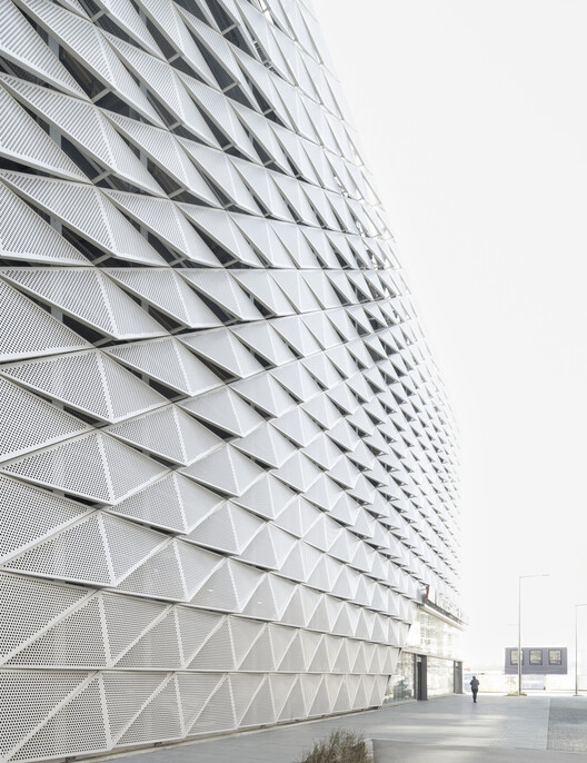 Neckarbogen Neighborhood Parking Garage / Wittfoht Architekten Neckarbogen Neighborhood Parking Garage / Wittfoht Architekten - Image 3 of 18