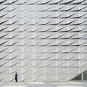 Neckarbogen Neighborhood Parking Garage / Wittfoht Architekten -           Parking