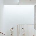 Edificio de Arte  – Unidad Educativa Cardenal Spellman / STUDIO BLUR - Fotografía interior, Arquitectura Educacional, Escaleras
